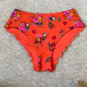 Flower scalloped bikini bottom